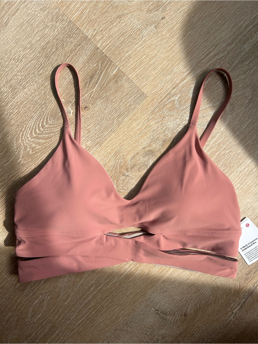 Lululemon athletica V-Neck Crossover Underband Bra